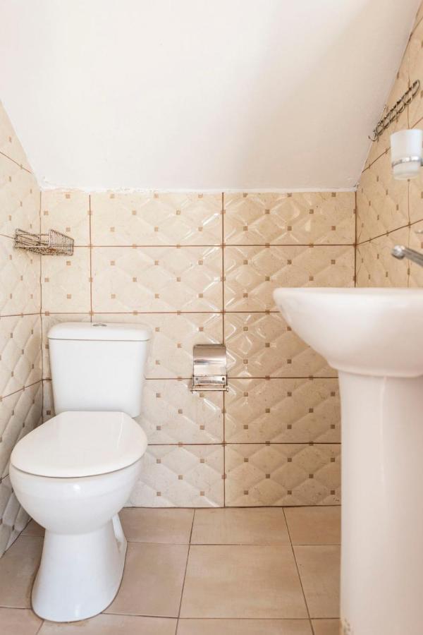Natasha Rooms Himare Exterior foto
